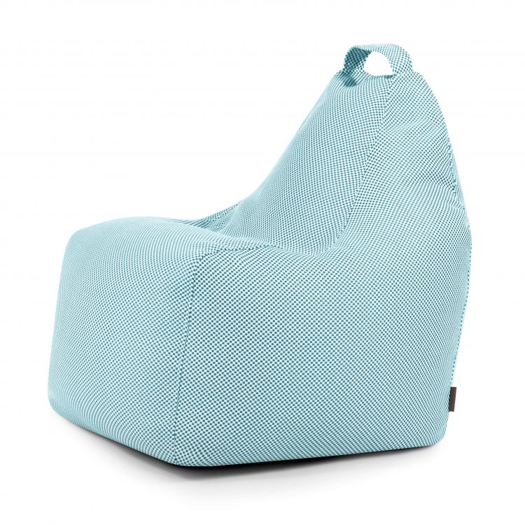 El Bean Bag Play Capri - uso exteriores es un sillón azul claro, texturizado, con respaldo alto y asa superior, que ofrece un asiento tipo puf ergonómico, mostrado sobre fondo blanco.