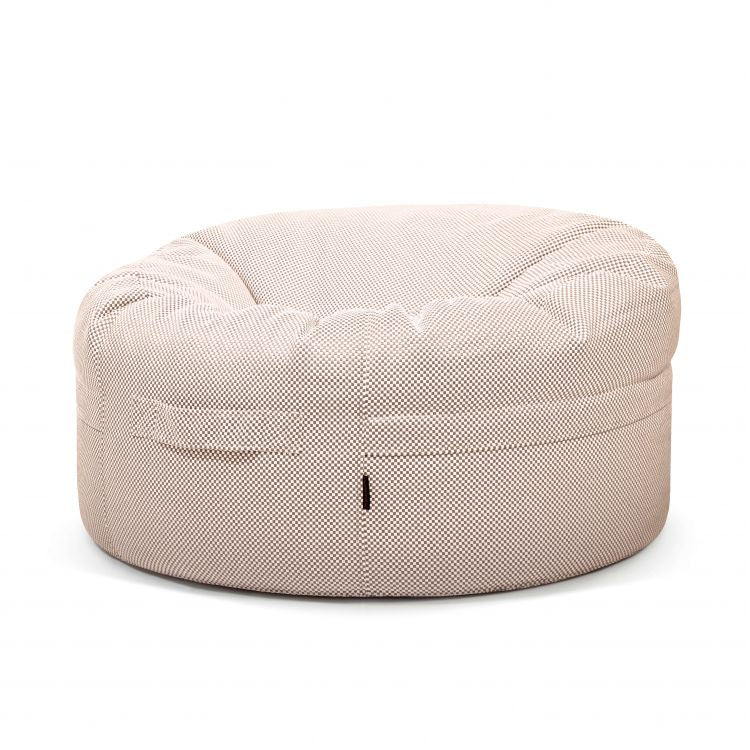 Silla redonda Bean bag Roll 105 Capri - uso exterior de color beige claro, con superficie texturizada y funda lavable, mostrada de frente sobre fondo blanco liso.