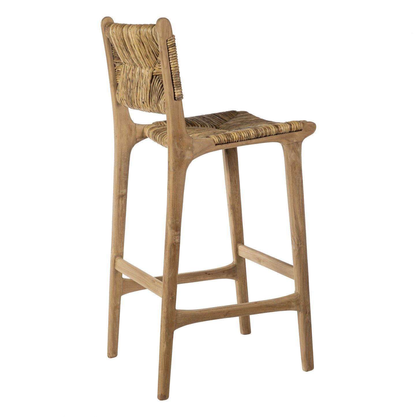 Te presentamos el Taburete alto en madera de teca y fibra de banano Tulum, un taburete de bar de madera con asiento y respaldo tejido a partir de fibra de banano. Cuenta con cuatro patas resistentes y reposapiés, que le aportan elegancia natural a tu decoración de interiores.