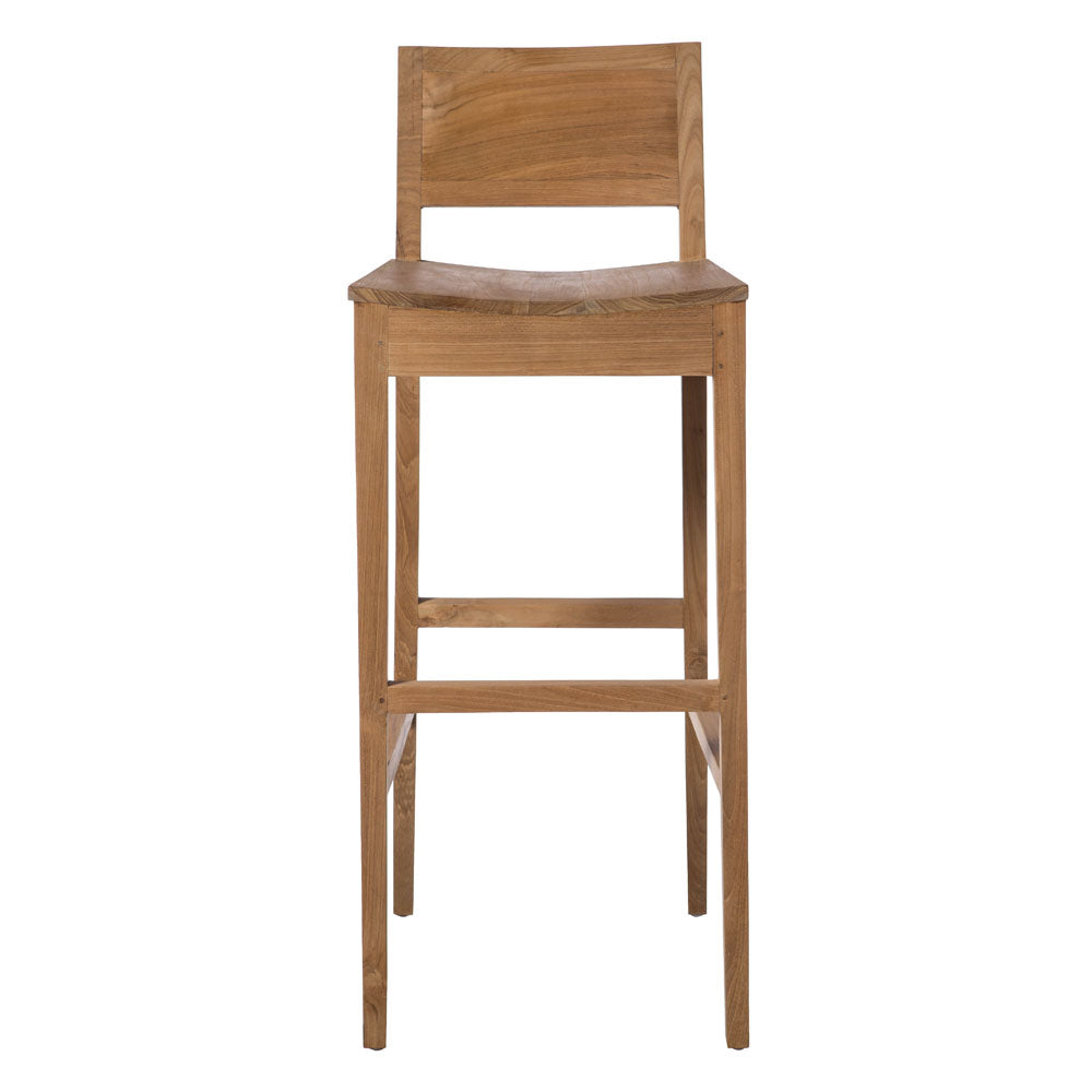 El Taburete alto en madera teca Andrea ofrece un diseño moderno con respaldo y asiento cuadrado, elaborado en madera de teca natural. Sus cuatro patas rectas le aportan estabilidad, combinando estilo y durabilidad.