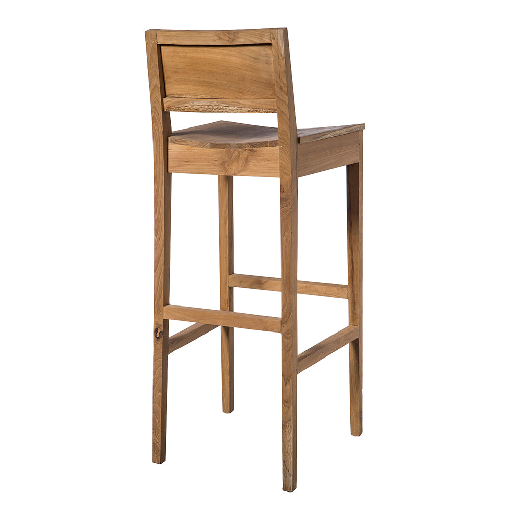 El Taburete alto en madera teca Andrea está fabricado en madera de teca, cuenta con respaldo y un diseño moderno con un acabado sencillo y natural. Sus cuatro patas están elegantemente unidas por barras de soporte.