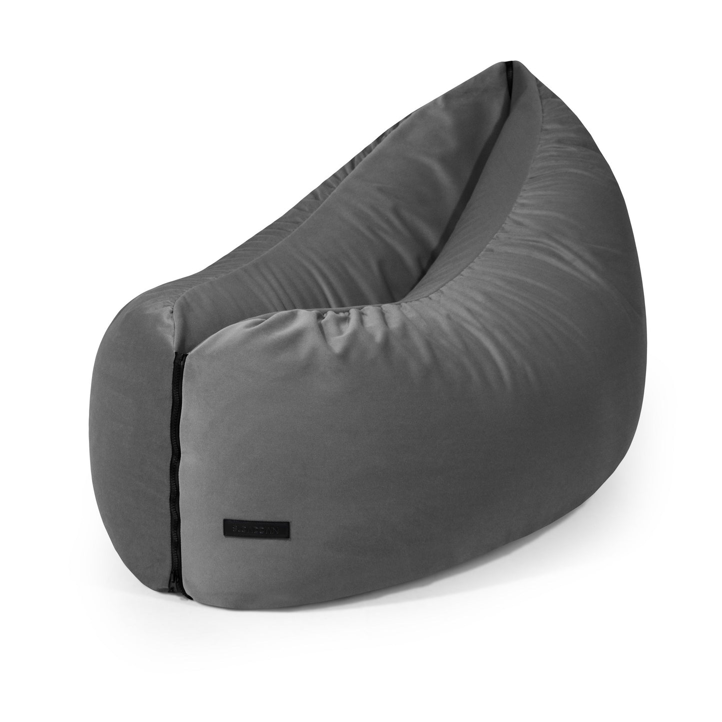 El Bean bag puff de terciopelo 115×90×75 cm de CLIP CLAP 115 BARCELONA es un moderno sillón ovalado de color gris y superficie lisa aterciopelada, ideal para salones o dormitorios, mostrado aquí sobre fondo blanco.