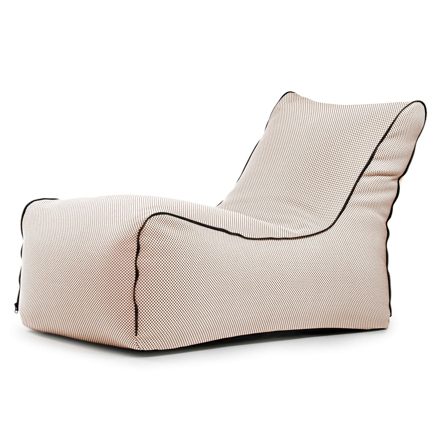La Bean bag Lounge Zip Capri para exteriores es una moderna tumbona de color beige con ribetes negros, asiento ancho ergonómico y respaldo inclinado, sobre fondo blanco.