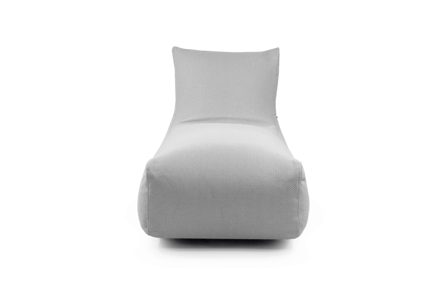 Vista frontal del Bean bag Sunbed Canaria - uso exteriores: una moderna tumbona tapizada en gris claro con respaldo alto y bordes redondeados, ideal para quienes buscan muebles de exterior elegantes.