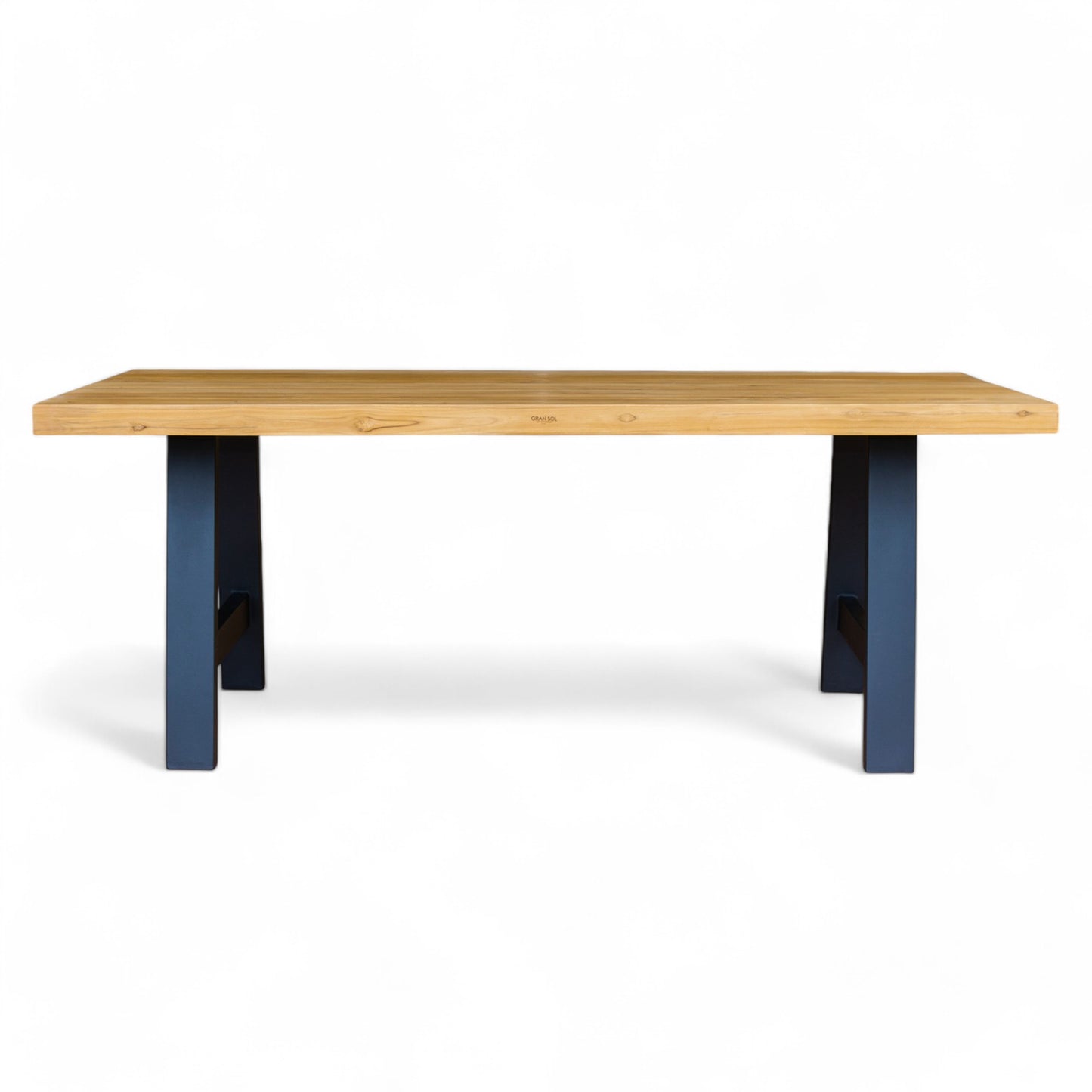 Mesa de comedor de exterior ELEGANCE, 240 × 100 × 75 cm, con tablero de teca clara y patas metálicas azul oscuro tipo A-frame; ideal para jardín o terraza, sobre fondo blanco.