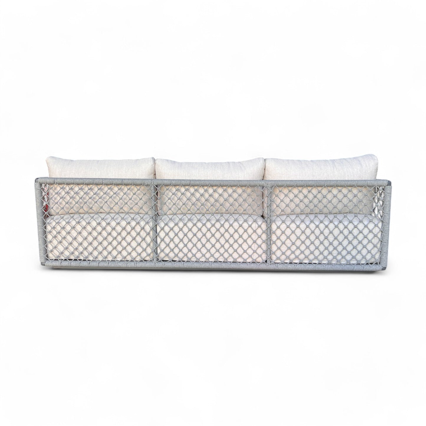 El OCEAN Sofá 3 plazas de exterior de aluminio y cuerda gris (220×83×62 cm) de estilo moderno, fotografiado sobre fondo blanco; perfecto para tu jardín como sofá exterior elegante y cómodo.