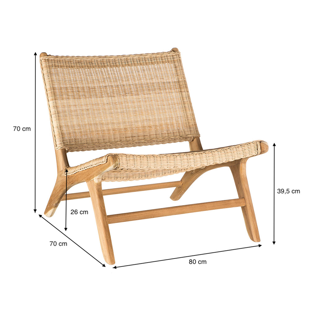 El Sillón en Madera de Teca y Ratán Reva es ideal para sala, con un marco de madera. Mide 70 cm de alto, 39,5 cm de altura de asiento, 70 cm de fondo, 80 cm de ancho y 26 cm de fondo de asiento.