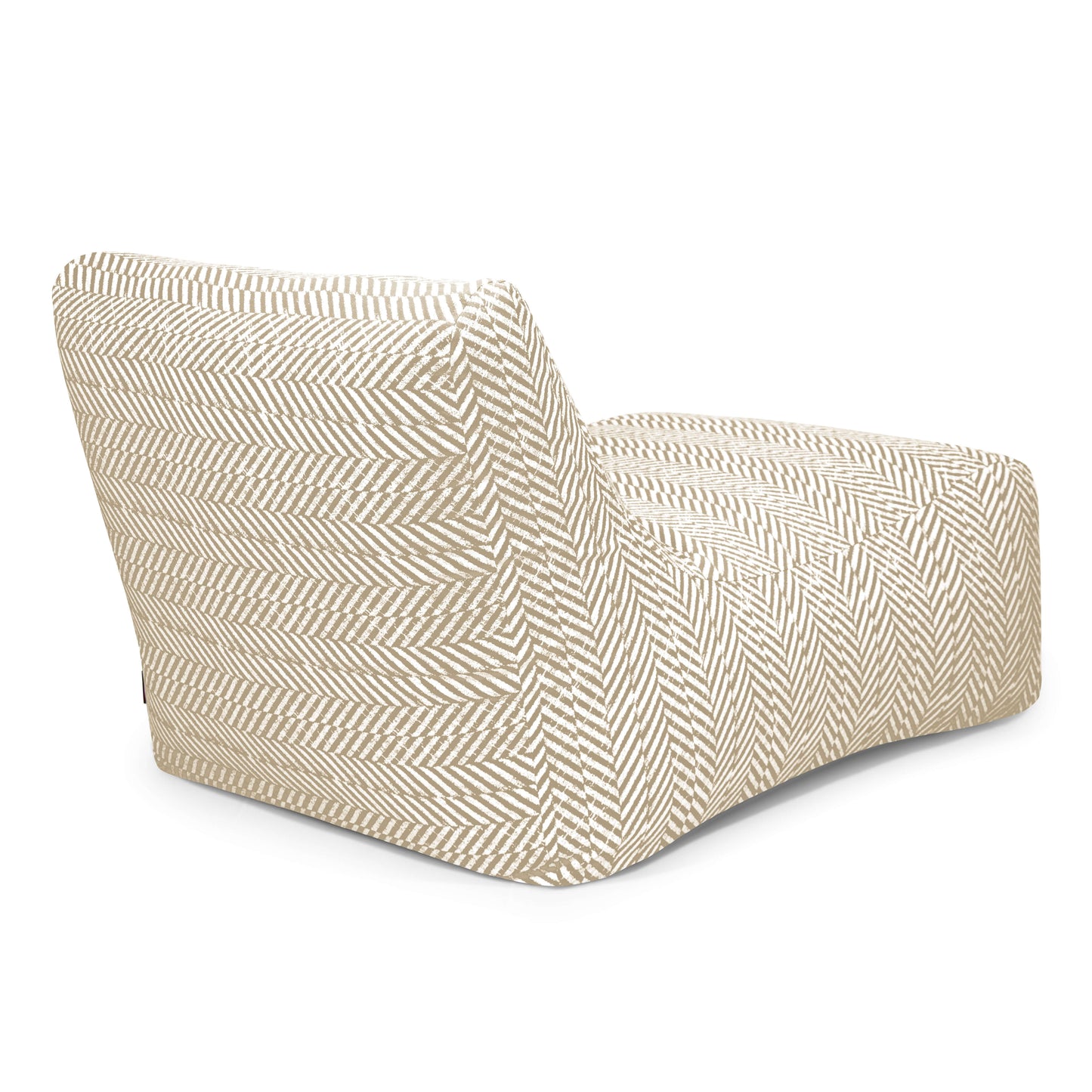 La Bean Bag Lounge 100 Zarzuela es una moderna tumbona sin brazos para exteriores, con tejido beige con dibujo de espiga blanco y respaldo bajo en ángulo, que combina estilo y comodidad para espacios contemporáneos.
