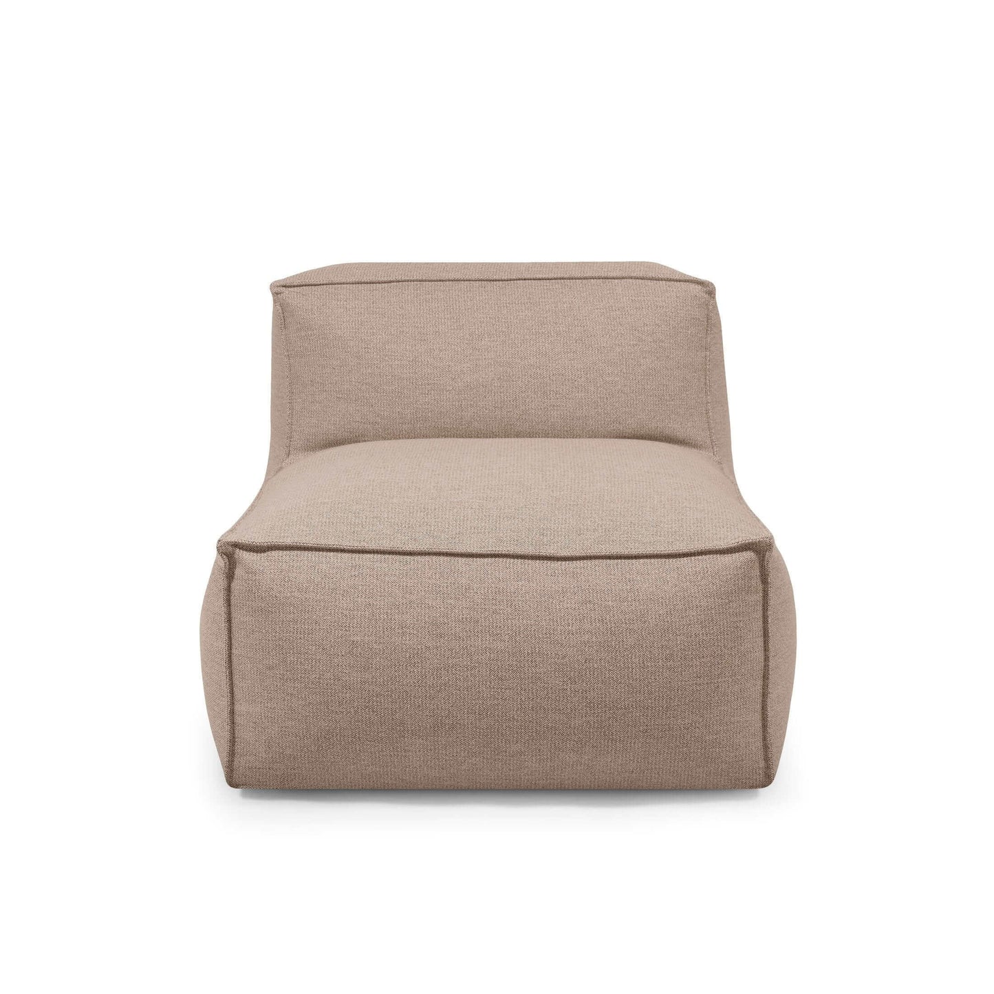 El Bean Bag Mass Open Modul 90 Dunes es un sofá modular beige sin brazos para uso en interiores o exteriores, con relleno de espuma y perlas y un diseño acolchado y cuadrado, que se muestra de frente sobre un fondo blanco.