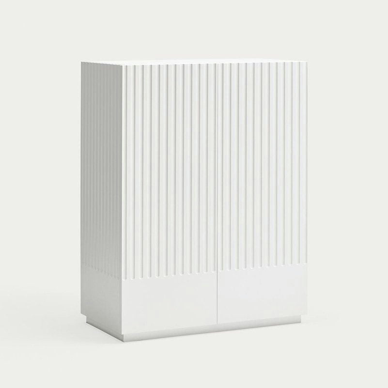 Descubra la elegancia del Aparador pequeño con Puertas Doric 2P2C, con un diseño de nervaduras verticales y un estilo minimalista de dos puertas. Este mueble auxiliar blanco combina a la perfección funcionalidad y sofisticación para cualquier espacio.