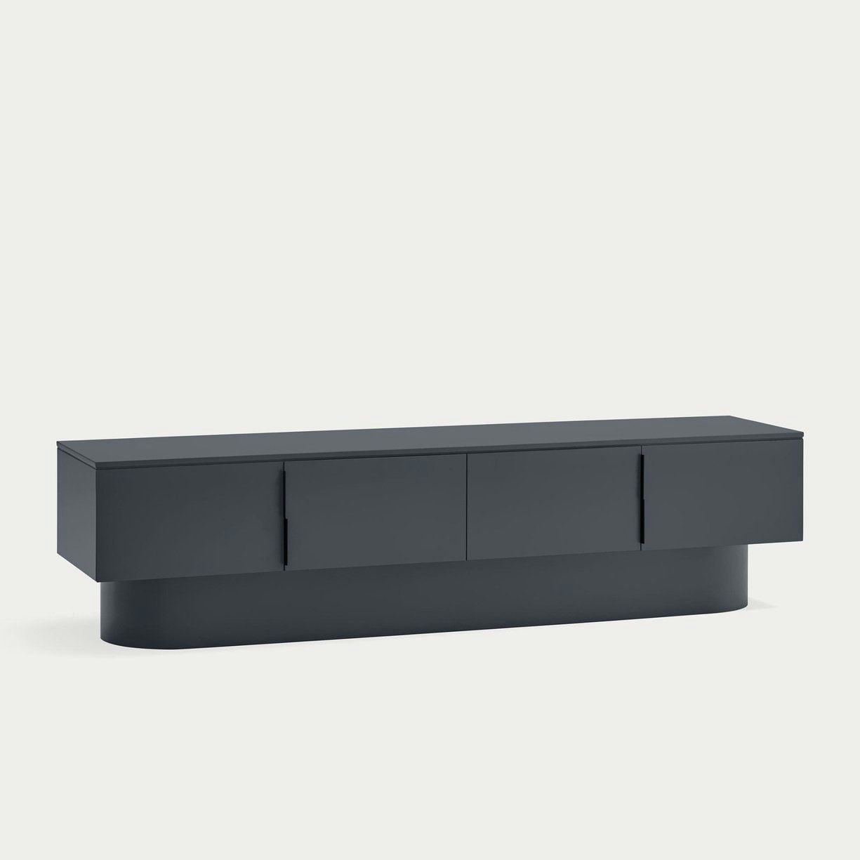 El Mueble TV Totem 4P, en un elegante color gris oscuro con un diseño minimalista, cuenta con cuatro puertas de gabinete y un fondo gris claro para un almacenamiento moderno óptimo.