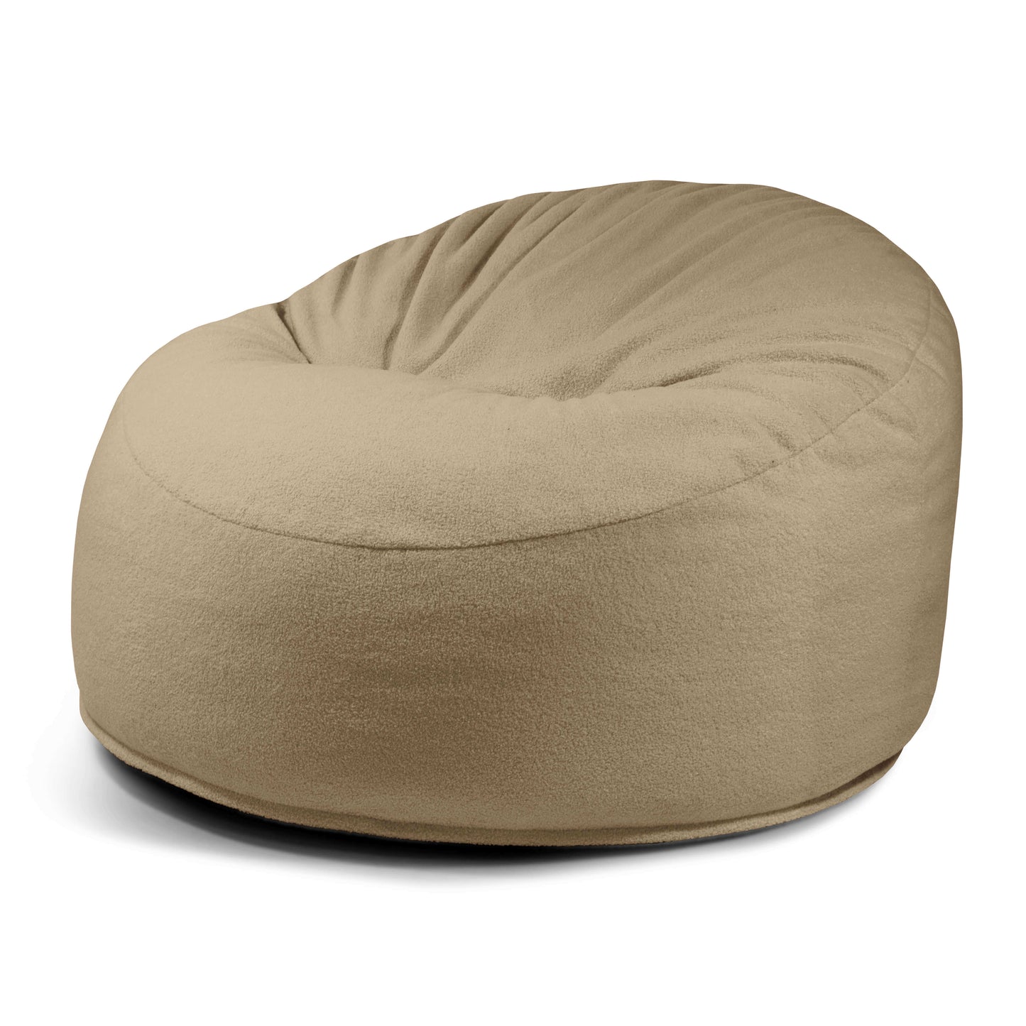 El Foam Bean Bag OM 110 Barcelona, grande y redondo con una suave funda de tejido Teddy beige, se asienta sobre un fondo blanco liso.