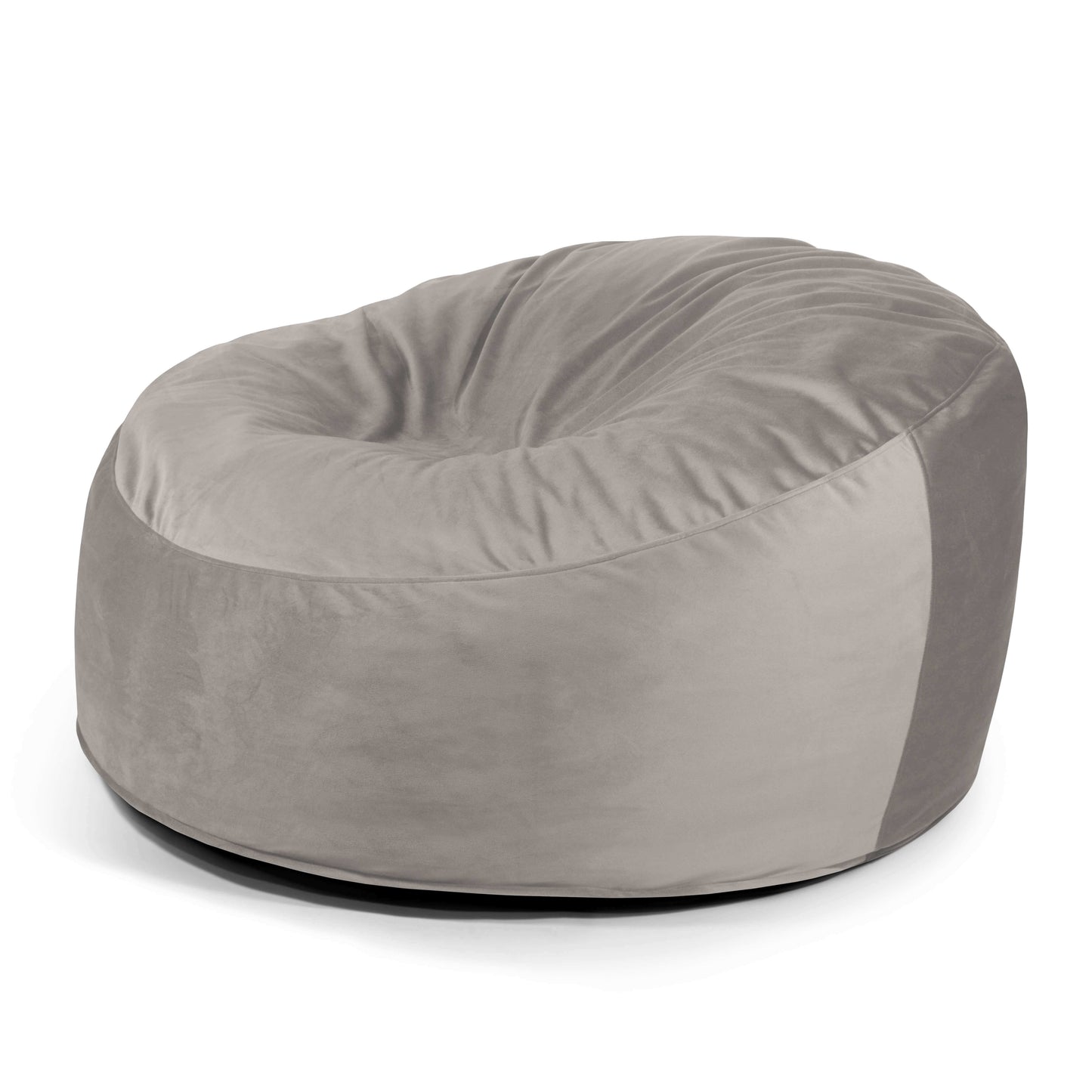 El Foam Bean Bag OM 110 Barcelona presenta un diseño grande y redondo con un suave tejido aterciopelado para un asiento cómodo. Mostrado sobre un fondo blanco, este sillón estilo puff Barcelona se adapta a cualquier espacio de vida moderno.