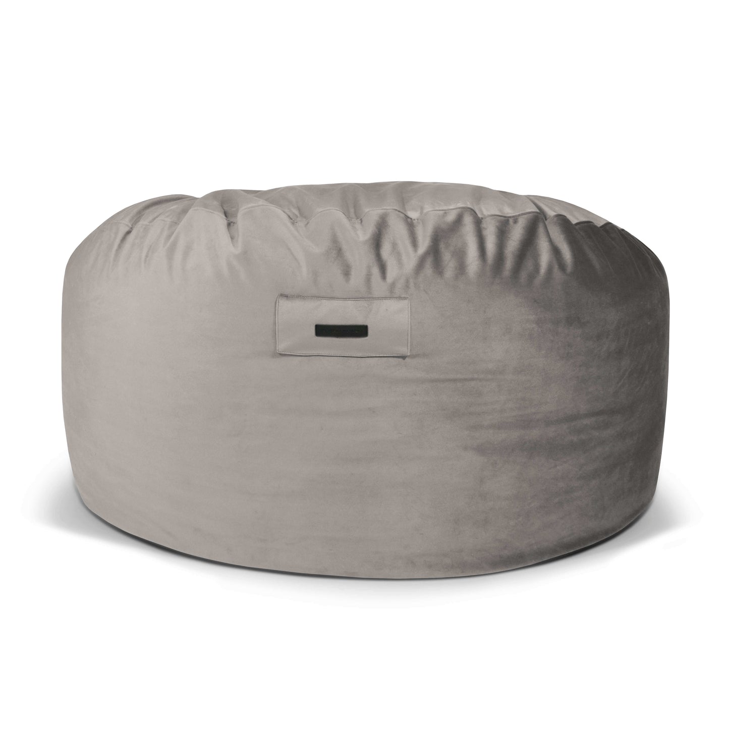 El Foam Bean Bag OM 110 Barcelona es un sillón grande, redondo y gris con asa frontal de tela, que proporciona un asiento cómodo y un aspecto elegante que recuerda al clásico puff Barcelona, mostrado sobre fondo blanco.