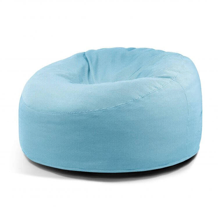 El Foam Bean Bag OM 110 Barcelona, un sillón bean bag redondo de color azul claro con tejido texturizado, se muestra sobre un fondo blanco liso.