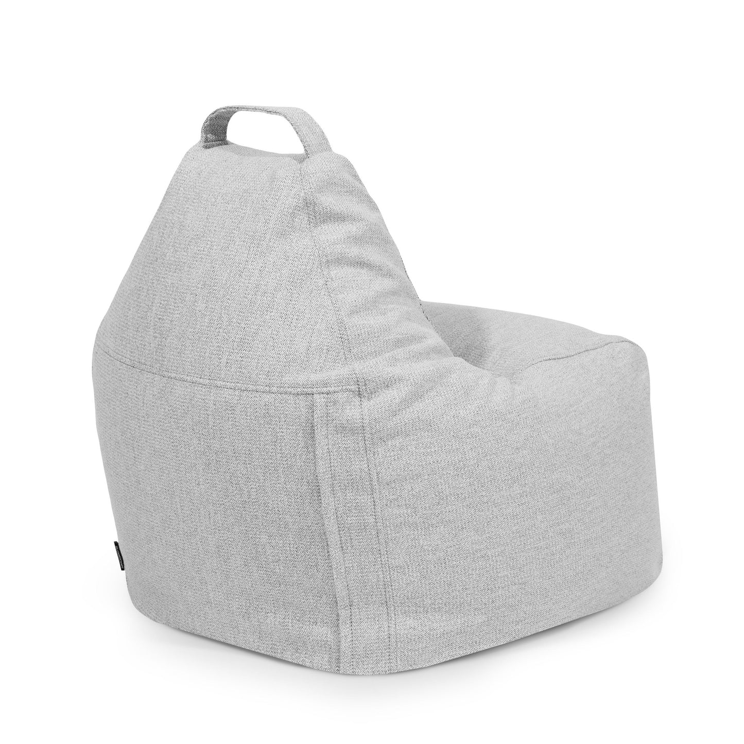 Una silla Bean Bag Play Dunes - uso exteriores de color gris claro con asa superior y funda lavable, mostrada sobre fondo blanco.