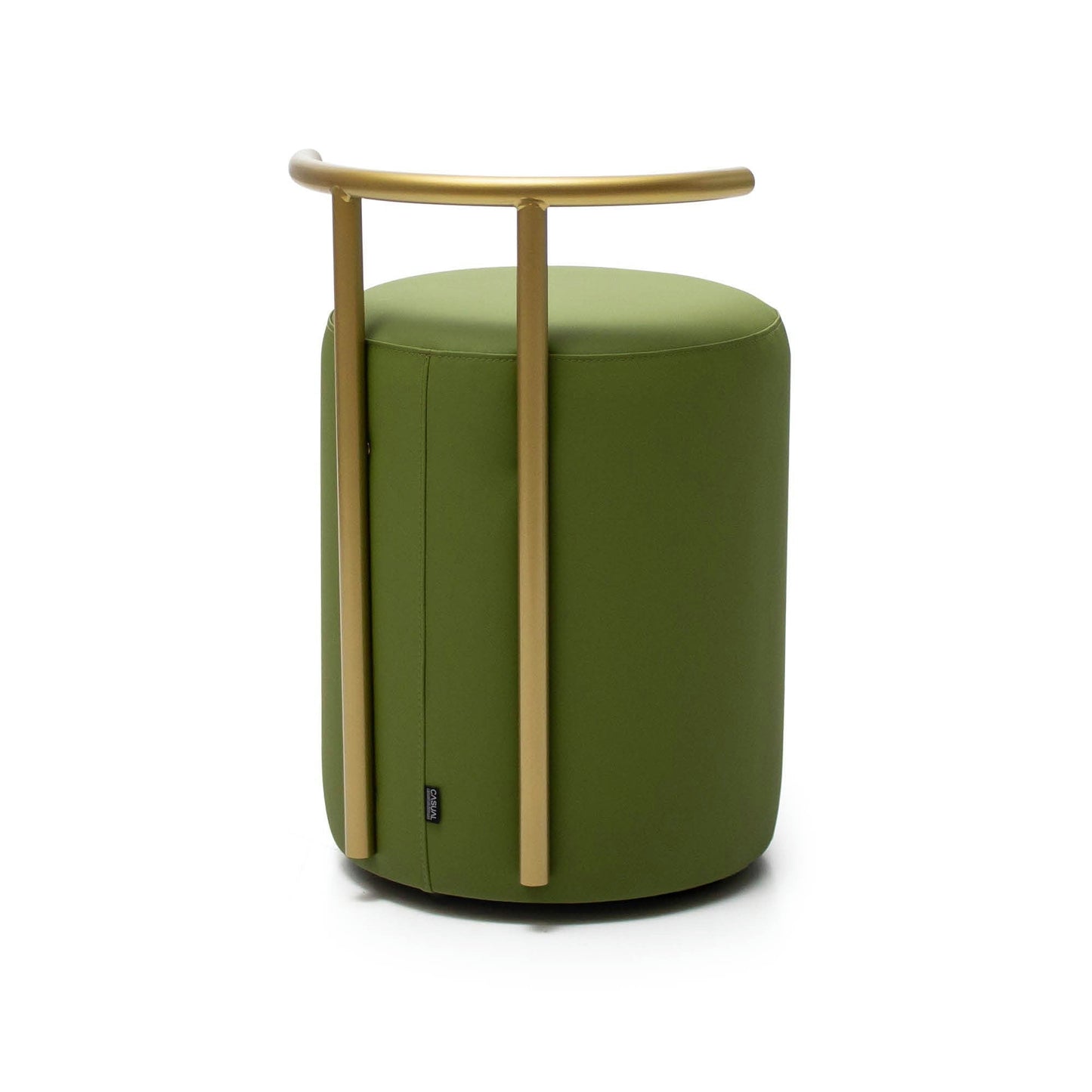 El Puff Redondo Tapizado Horn C presenta un diseño cilíndrico verde con respaldo y patas de metal dorado, agregando un toque de estilo contemporáneo perfecto para interiores modernos.