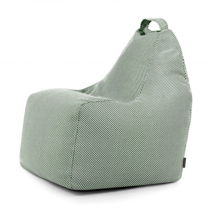 El Bean Bag Play Capri - uso exterior es un asiento tipo bolsa de color verde y blanco con respaldo alto y asa superior, sobre un fondo blanco liso.