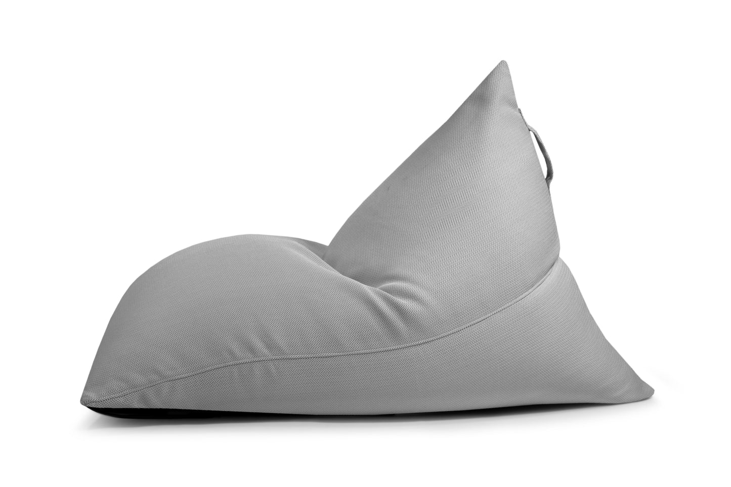 A light gray Bean bag puff grande RAZZMATAZZ CANARIA de tela repelente al agua y extra suave (155×120×95 cm), con respaldo triangular y asa superior, asiento ergonómico, se muestra de lado sobre fondo blanco.