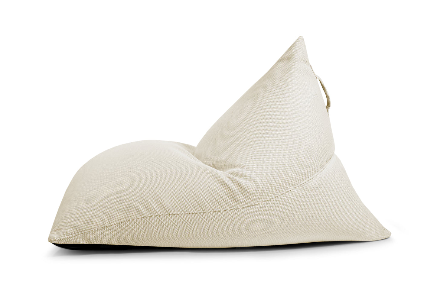 El RAZZMATAZZ CANARIA es un gran bean bag triangular de color beige (155×120×95 cm) fabricado con un tejido extrasuave e hidrófugo, de estilo moderno para uso en exteriores o interiores, que se muestra de lado con un asa sobre un fondo blanco.
