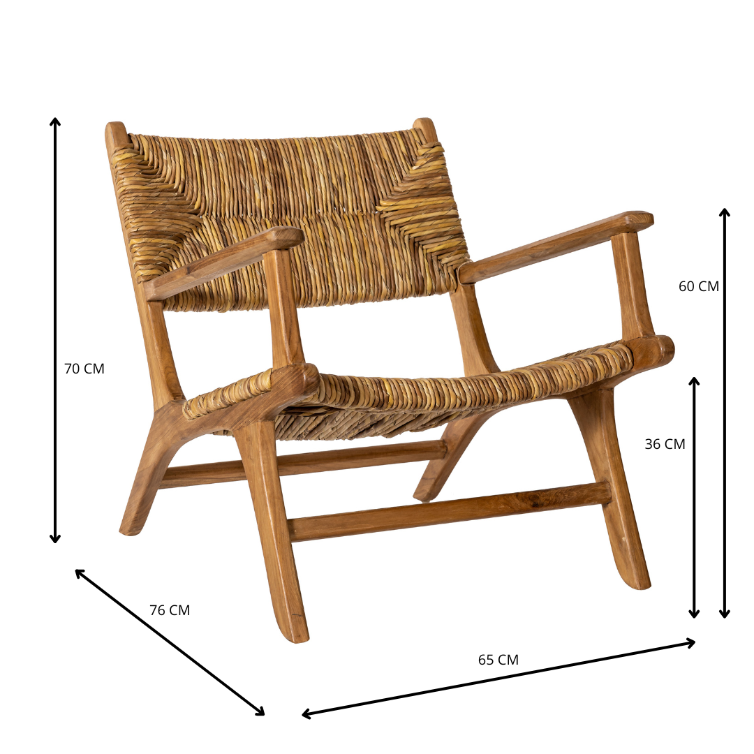 Sillón Rústico en Madera de Teca Sophie, asiento y respaldo en tejido de banana; medidas: 70 cm alto, 76 cm fondo, 65 cm ancho, altura de asiento 36 cm y descansabrazos 60 cm.