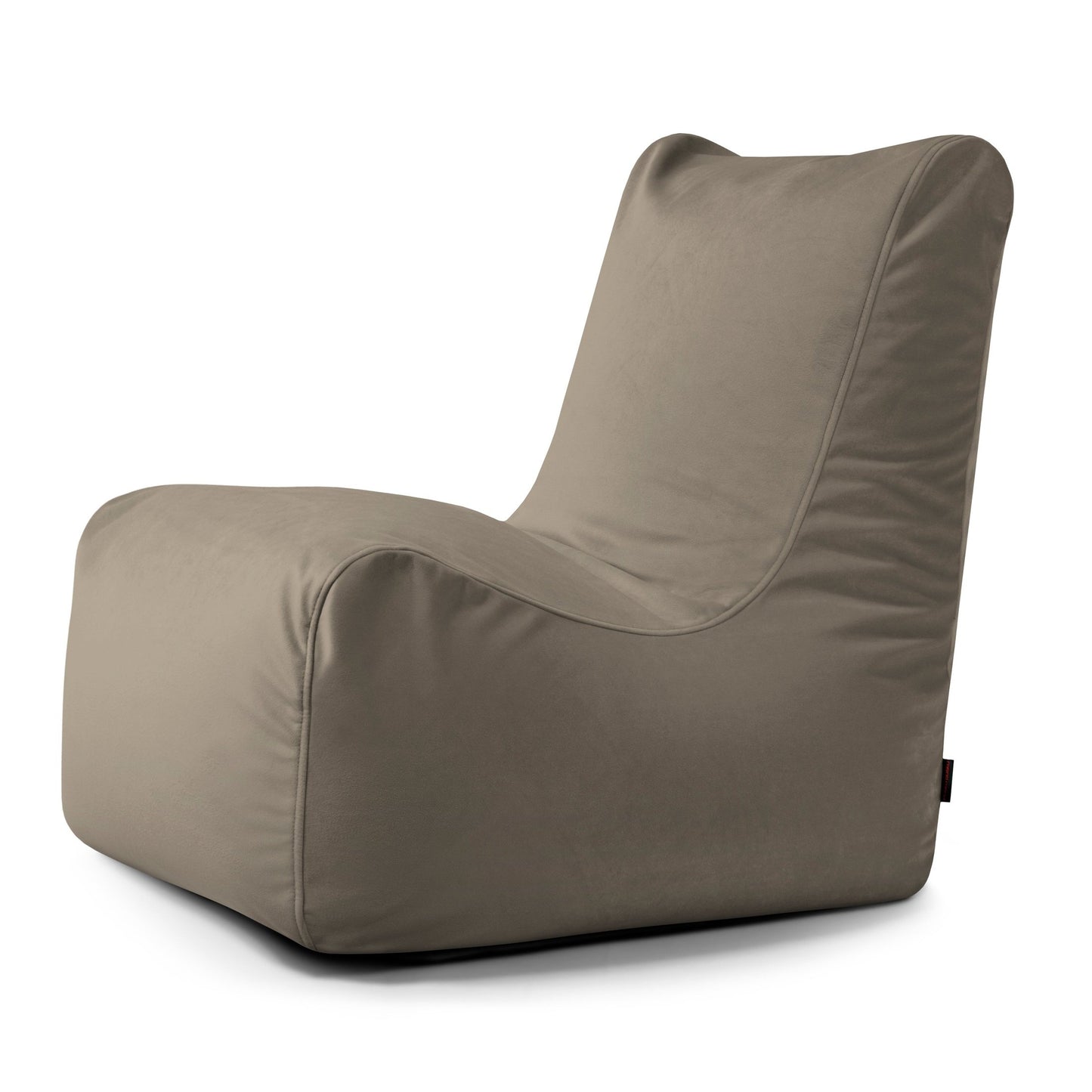 El Bean Bag Seat Barcelona es un moderno sillón tipo puff de color topo con respaldo alto y suave tapizado de tela, que proporciona un asiento ergonómico sobre un fondo blanco.