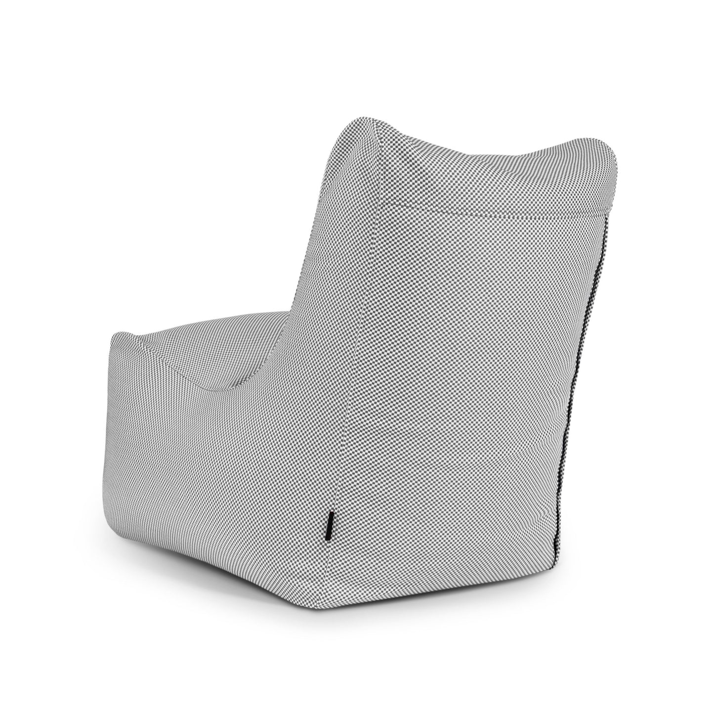 El Bean bag Seat Capri - uso exterior es un asiento ergonómico moderno y minimalista con respaldo curvado y reposabrazos, tapizado en tejido texturizado gris claro para uso exterior.