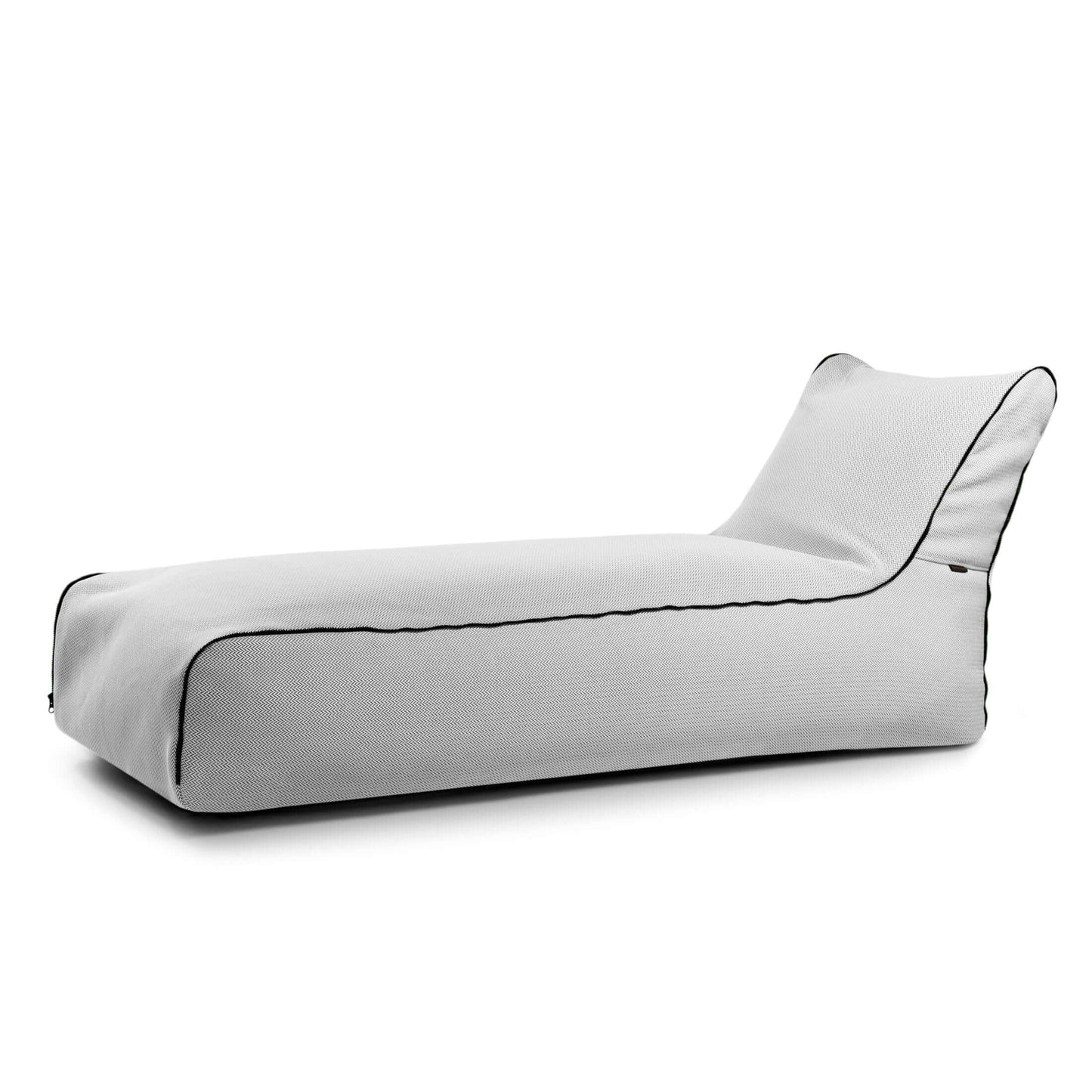 Esta moderna tumbona blanca Bean bag Zip Canaria para exteriores cuenta con un respaldo ligeramente elevado y ribetes negros en los bordes, lo que añade un elegante confort a cualquier espacio.