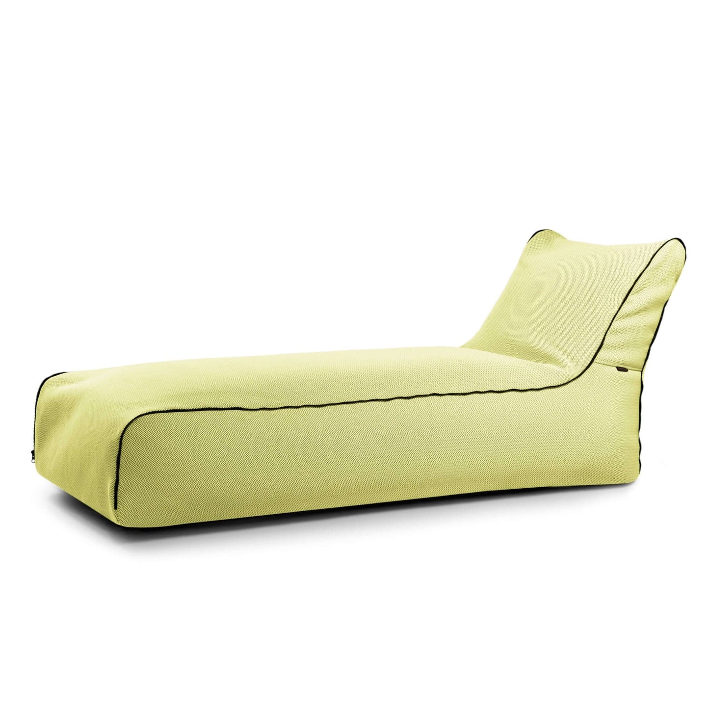 El Bean bag Sunbed Zip Canaria - uso exterior es una moderna chaise lounge de color verde claro con ribete negro, que presenta un perfil bajo y un respaldo en ángulo inspirado en el mobiliario exterior, diseñado para ofrecer la comodidad de un puff tipo tumbona, que se muestra sobre un fondo blanco.