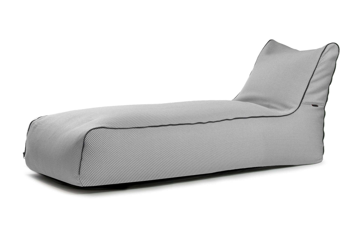La Bean Bag Sunbed Zip Capri - uso exterior es una tumbona gris con respaldo inclinado y diseño suave y acolchado, inspirada en la comodidad clásica de las bolsas de judías, que se muestra sobre un fondo blanco liso.