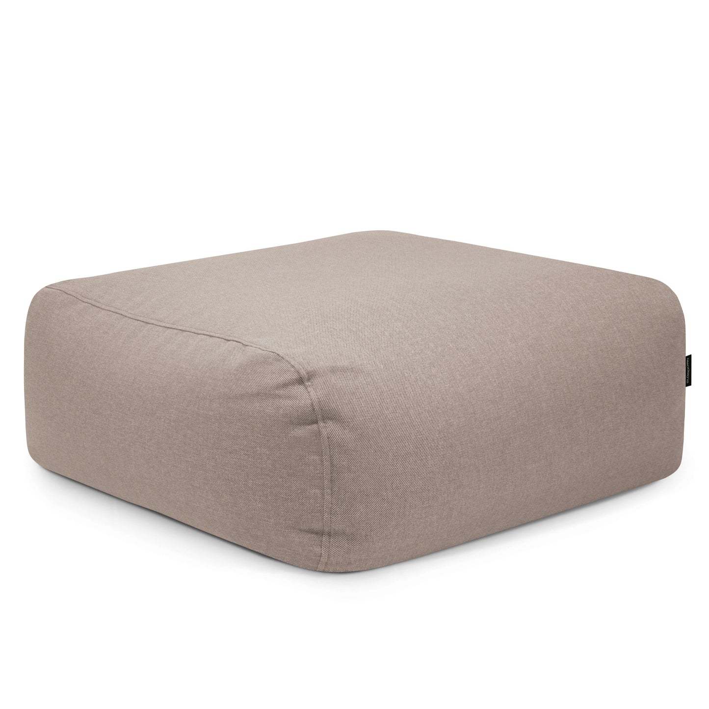 El puf cuadrado TUBE 80 RIVIERA (85×85×38 cm) de tejido lavable y repelente al agua, moderno y apto para interior/exterior, ofrece estilo y versatilidad en beige claro, presentado sobre fondo blanco.