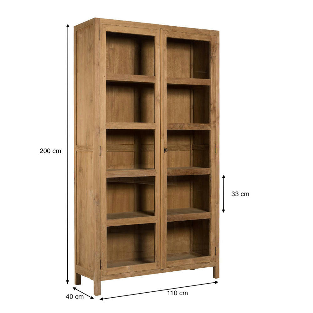 La Vitrina en Madera de Teca y Cristal Rico es un mueble contemporáneo de madera de teca con puertas de vidrio y seis estantes. Mide 200 cm de alto, 110 cm de ancho y 40 cm de profundidad, con una altura de cada estante de 33 cm, perfecto para combinar estilo y funcionalidad en espacios modernos.