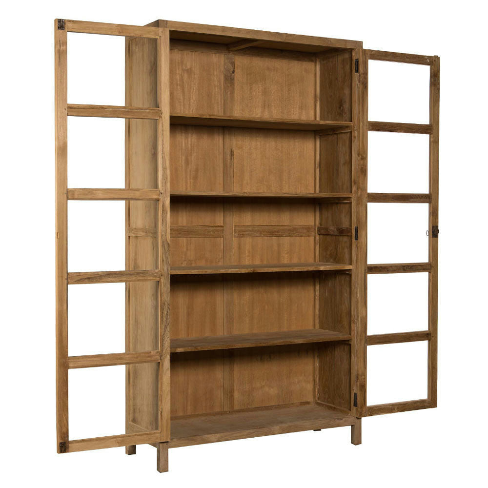 La Vitrina en Madera de Teca y Cristal Rico, una estantería contemporánea de madera con cuatro estantes y dos puertas con paneles de vidrio, muestra su elegante diseño contemporáneo.