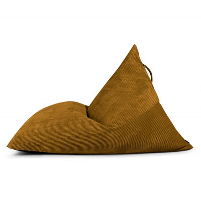 Un sillón puf de pana de color amarillo mostaza con respaldo triangular y asa de transporte, mostrado sobre un fondo blanco.