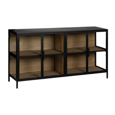 Un armario de metal negro y madera con cuatro puertas de cristal y tres estantes.