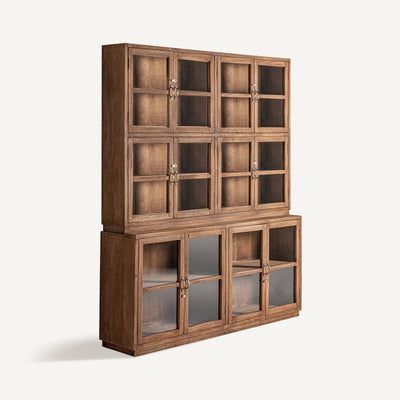 Un armario alto de metal marrón con puertas de vidrio acanalado, que cuenta con dos estantes interiores y un soporte sencillo.