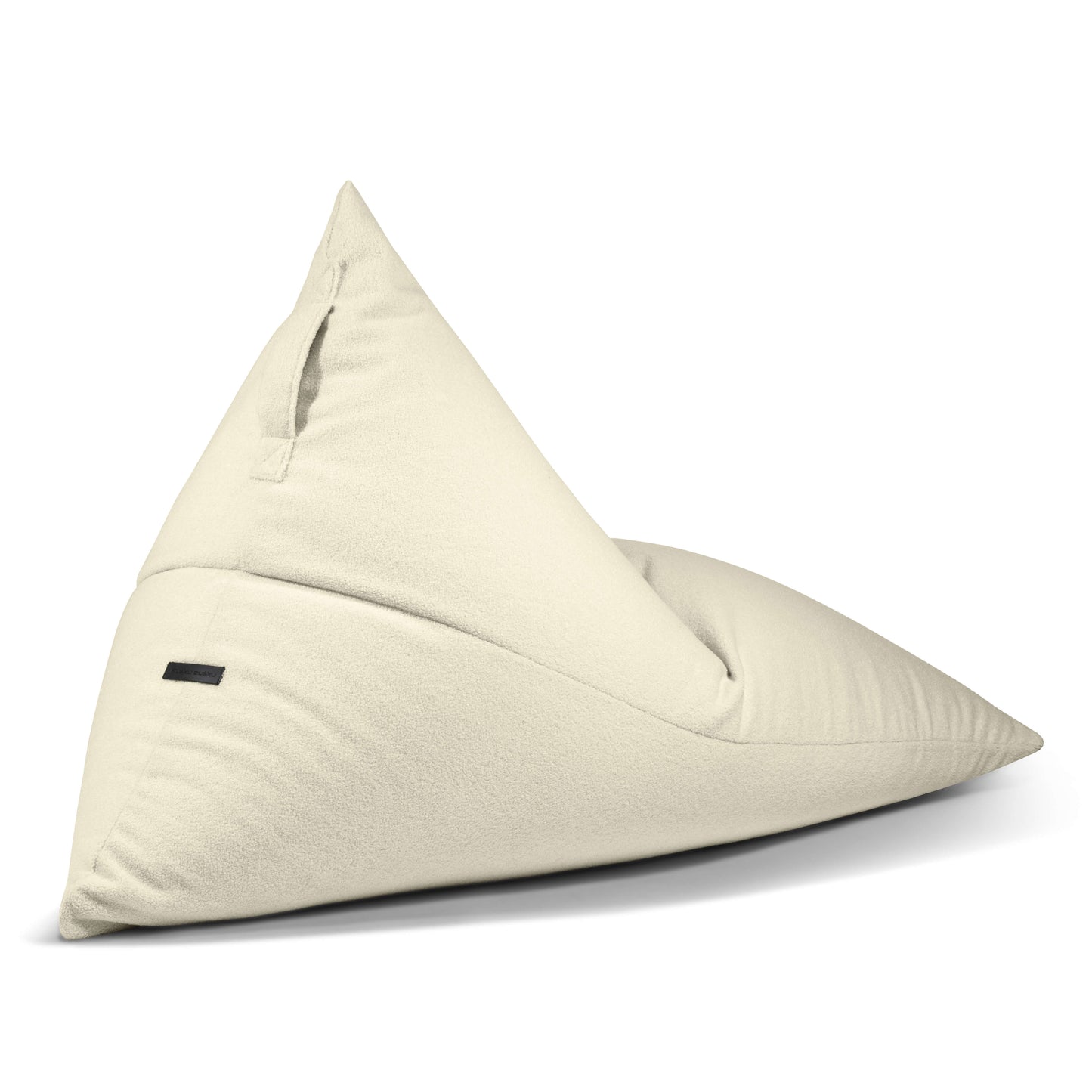 El RAZZMATAZZ TEDDY es un bean bag puff grande de tela borreguito (155×120×95 cm) de color beige, triangular y con asa lateral, de diseño moderno -ideal para su salón o dormitorio- que se muestra sobre un fondo blanco.
