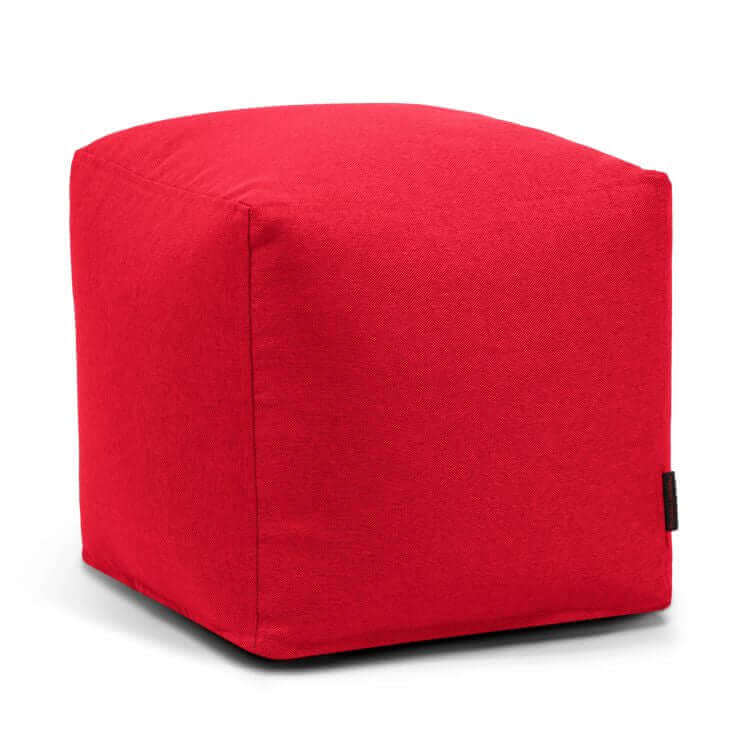 Añade un toque de color a tu espacio con este Puff cuadrado de tela suave lavable 45×45×40 cm de UP NORDIC, un asiento compacto ideal para dormitorio o salón, presentado sobre fondo blanco con una pequeña etiqueta negra al costado.