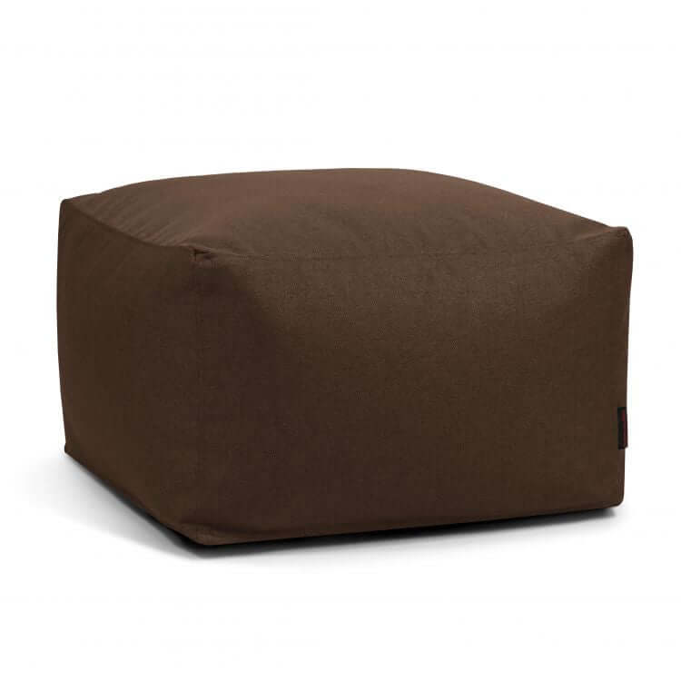 El puff cuadrado de tejido lavable SOFTBOX NORDIC, tamaño 70×70×40 cm, compacto y de interior, ofrece un asiento versátil y elegante para cualquier espacio.