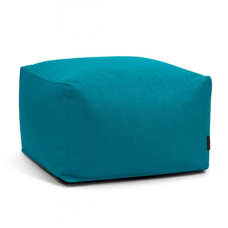 El Puff cuadrado de tejido lavable SOFTBOX NORDIC (70×70×40 cm) es un asiento ergonómico y compacto, con tela suave en color teal y esquinas ligeramente redondeadas, ideal para interiores. Fondo blanco liso.