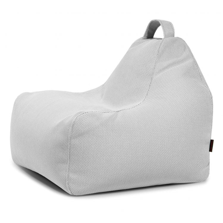 El Bean bag Game Canaria - uso exteriores es un sillón infantil de color gris claro con respaldo alto y asa superior, que proporciona un asiento ergonómico para los niños, mostrado sobre un fondo blanco liso.