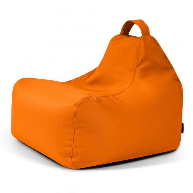El Bean bag Game Profuse - resistente al fuego es un sillón bean bag ergonómico de color naranja con respaldo alto y asa de transporte, que se muestra sobre un fondo blanco.