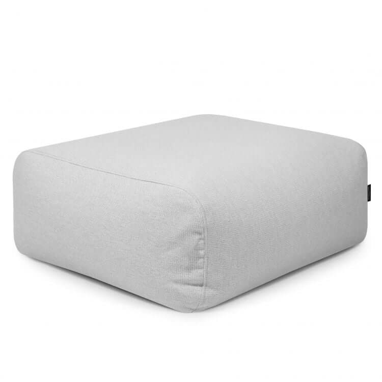 Puf cuadrado de tejido transpirable y lavable 85×85×38 cm - moderno TUBE 80 DUNES, gris claro, rectangular, ideal para interiores y exteriores, con bordes redondeados sobre fondo blanco liso.