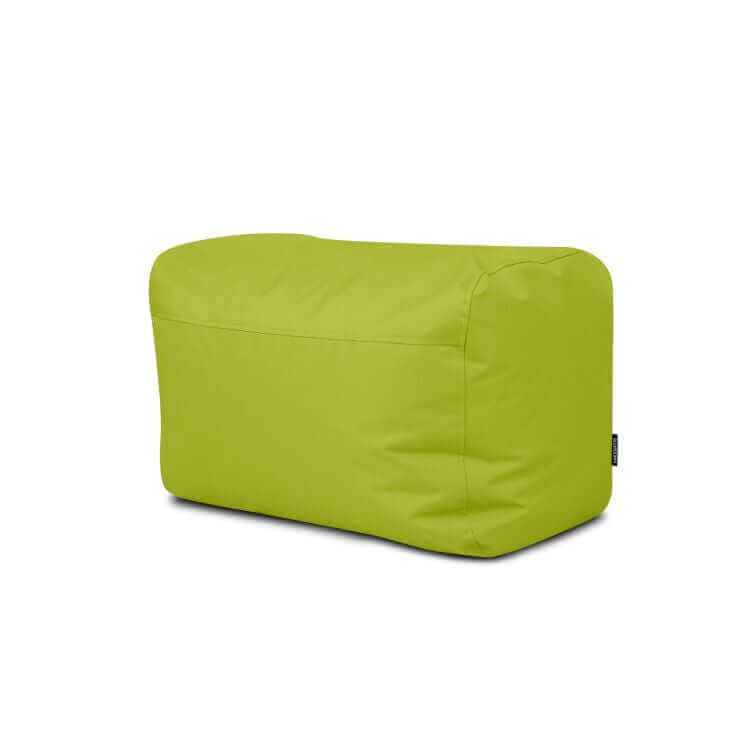 Un puf otomano rectangular PLUS 70 OX compacto y ligero (70×60×45 cm) con tejido brillante e impermeable en verde lima y bordes redondeados, ideal para dormitorios o salones modernos; se muestra sobre un fondo blanco liso.