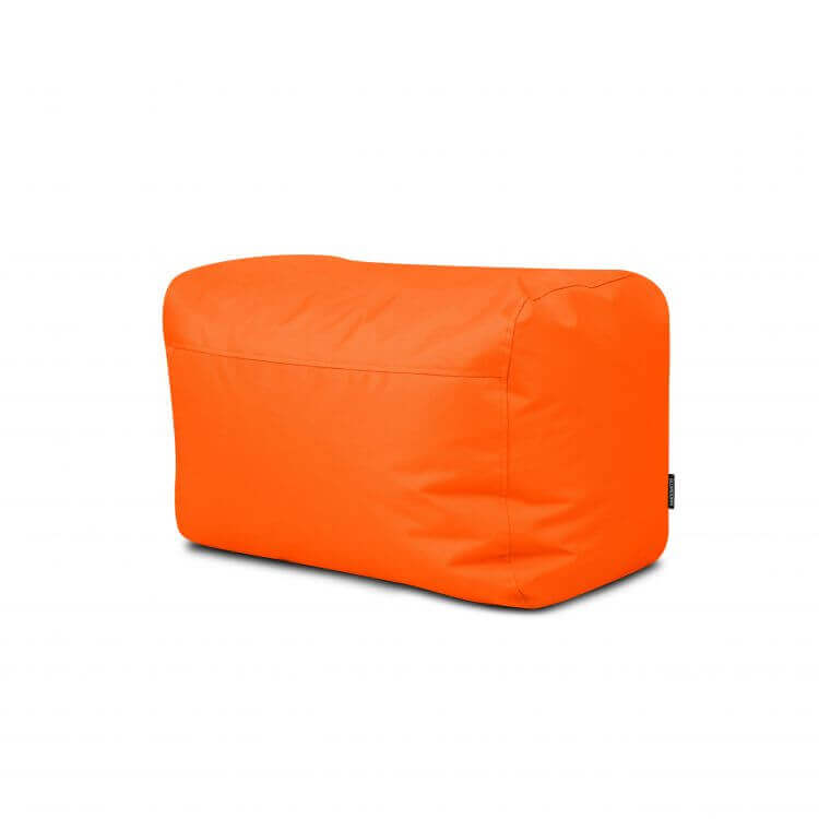 Un puf rectangular de tela impermeable brillante, compacto y ligero (70×60×45 cm), ideal para dormitorio o salón moderno; modelo PLUS 70 OX, mostrado sobre fondo blanco.