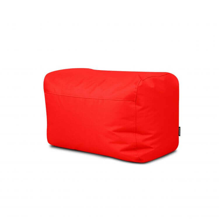 Un brillante puf rectangular de tela impermeable, compacto y ligero (70×60×45 cm), modelo PLUS 70 OX, ideal para dormitorio o salón, se muestra sobre un fondo blanco.