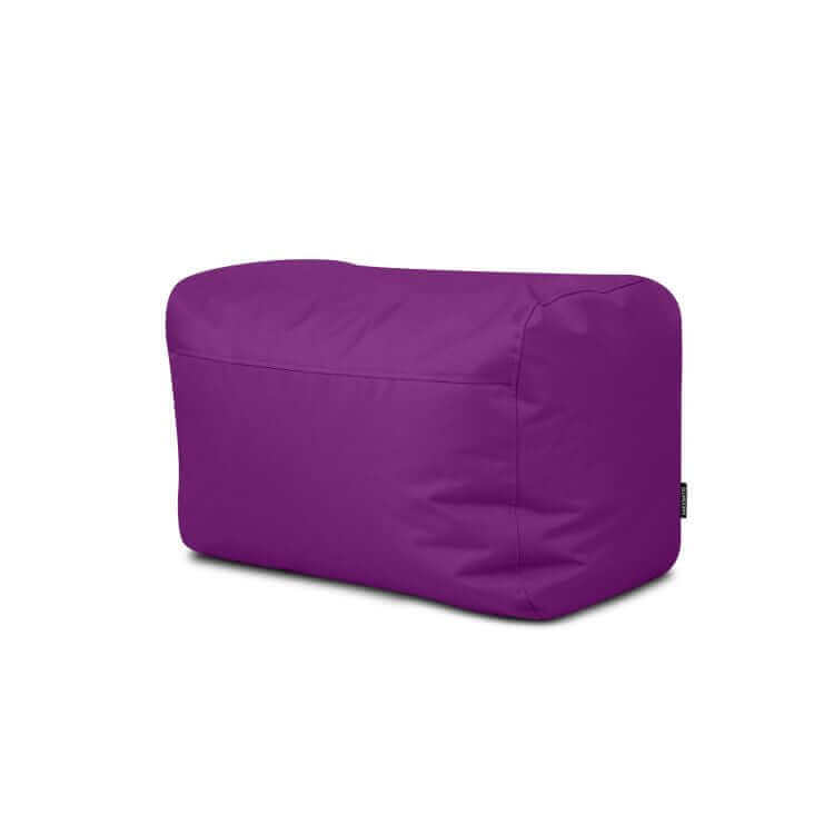 El Pouf rectangular de tela impermeable brillante compacto y ligero 70×60×45 cm - PLUS 70 OX, una moderna y elegante otomana para dormitorio o salón, se muestra sobre un fondo blanco.