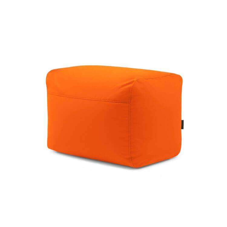 Pouf Plus 70 Colorin - uso exteriores otomana rectangular naranja con suave tapizado OEKO-TEX, sobre fondo blanco liso.