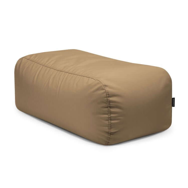 Pouf rectangular TUBE 100 COLORIN (100×57×38 cm) con tejido resistente y estampado para uso interior/exterior, que ofrece un asiento cómodo; se muestra sobre fondo blanco.