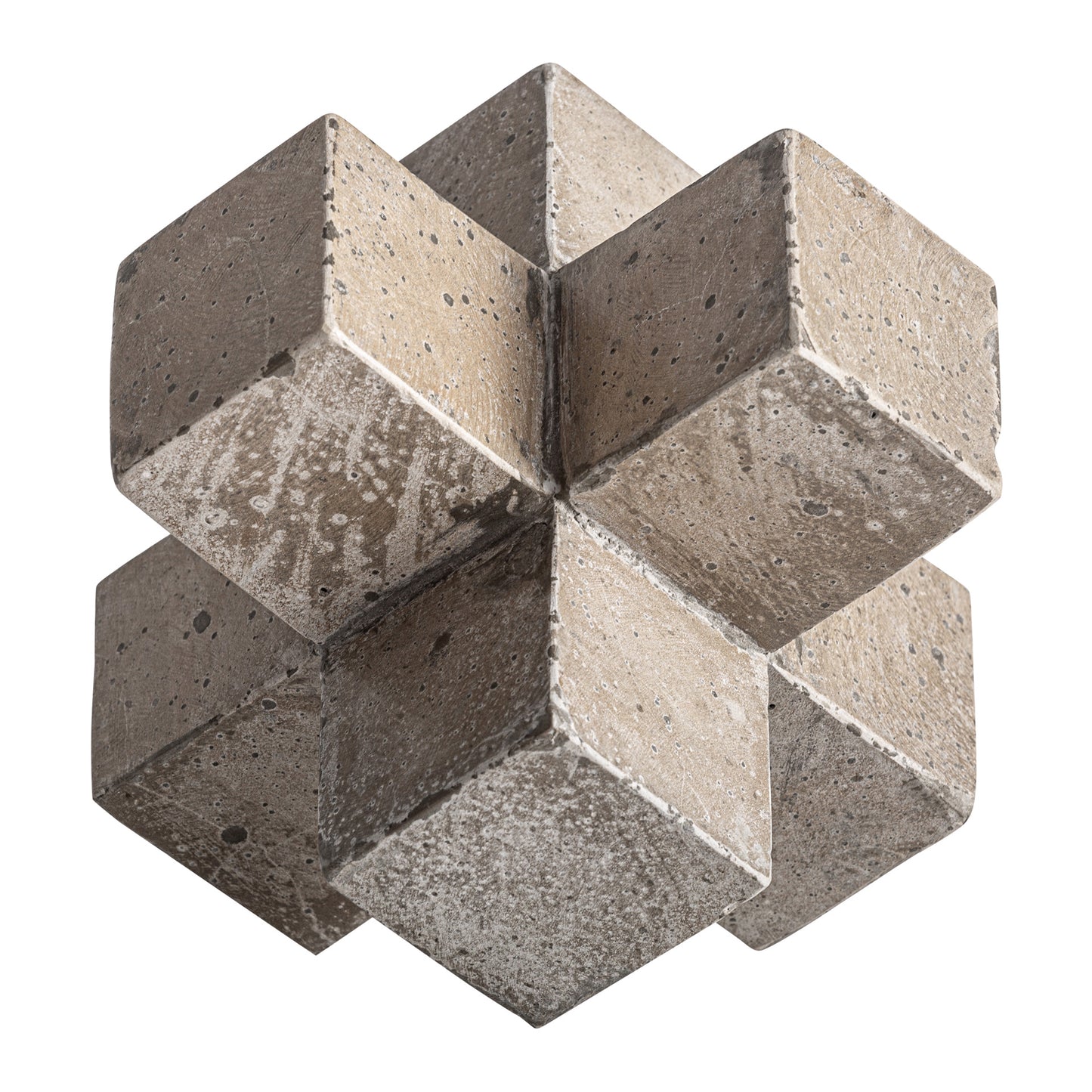 Figura escultórica decorativa KUBO hecha de cemento beige tallado y arena, con superficie texturizada y diseño contemporáneo; mide 22×22×22 cm y presenta seis cubos entrelazados, perfecta para destacar en espacios modernos.